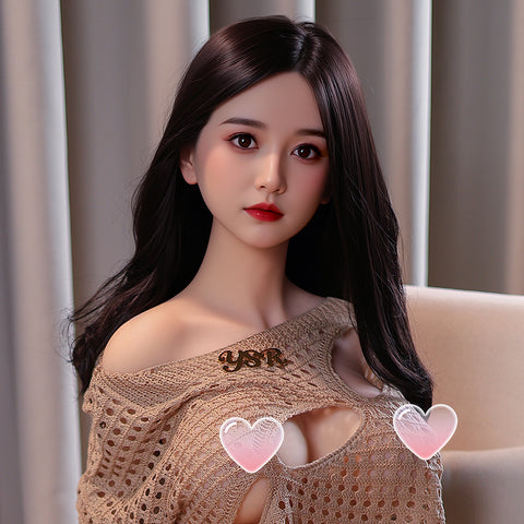 Mira – The School Sweetie