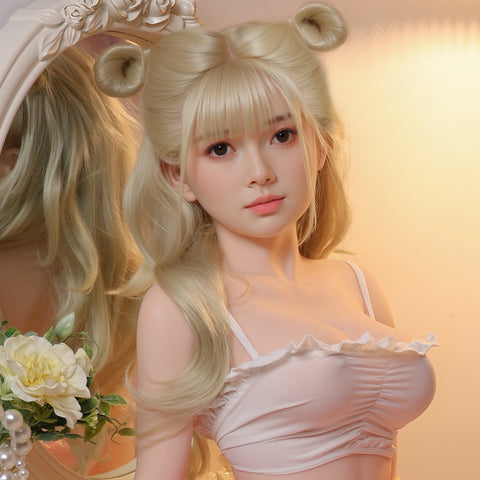 Nami – The Playful Cutie